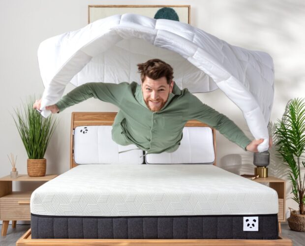 Hybrid Bamboo Mattress - Lifestyle - Man and duvet